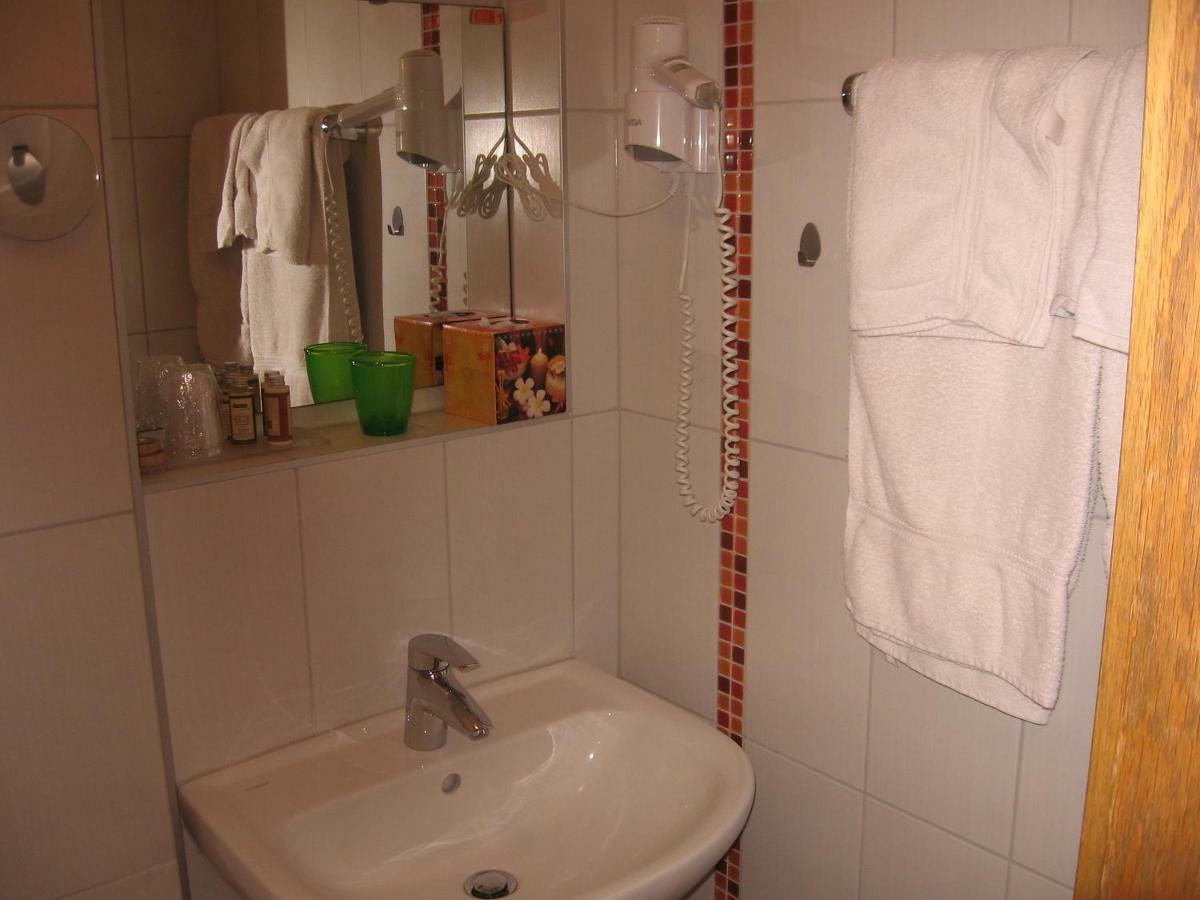 Pension Haus Ursula Κόμπλεντς Εξωτερικό φωτογραφία